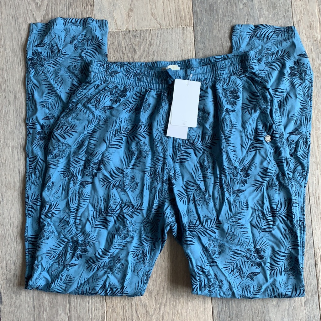 Roxy Pants - 14